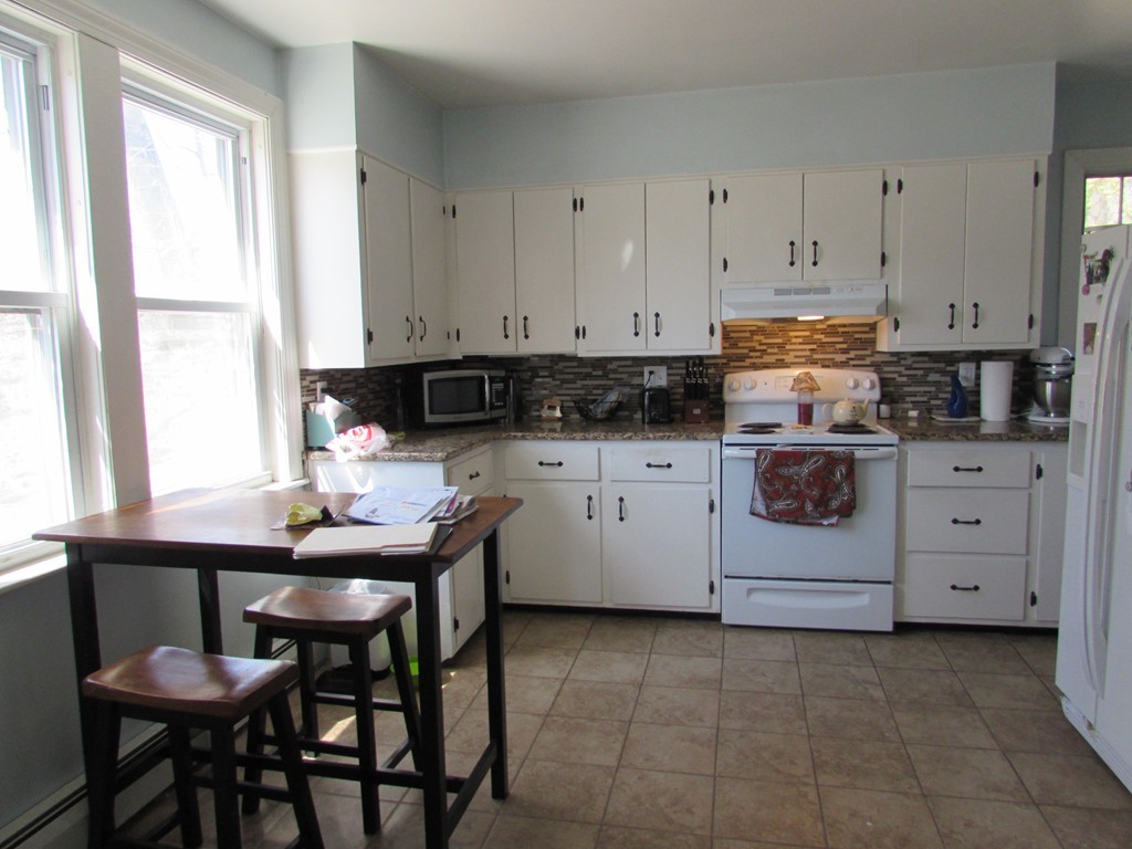 634 High Street Clinton, MA 01510 - Photo 4 of 25 Gallery Image 4