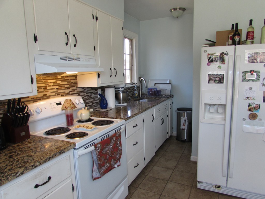 634 High Street Clinton, MA 01510 - Photo 5 of 25 Gallery Image 5