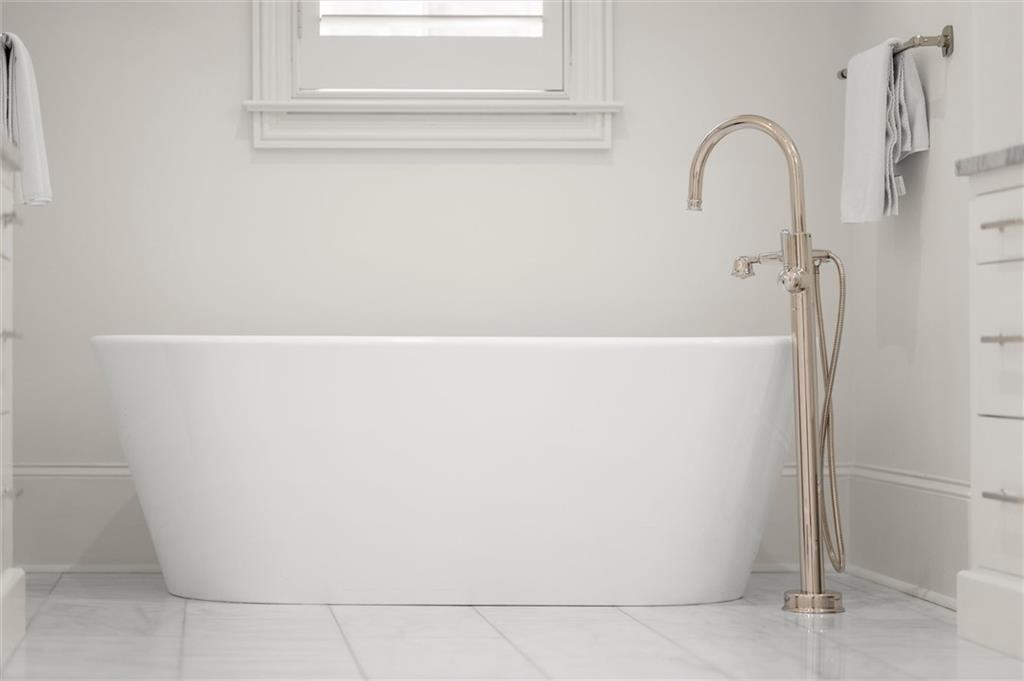 4240 Paces Ferry Road Southeast Atlanta, GA 30339 - Photo 33 of 66 a close up of a bathtub