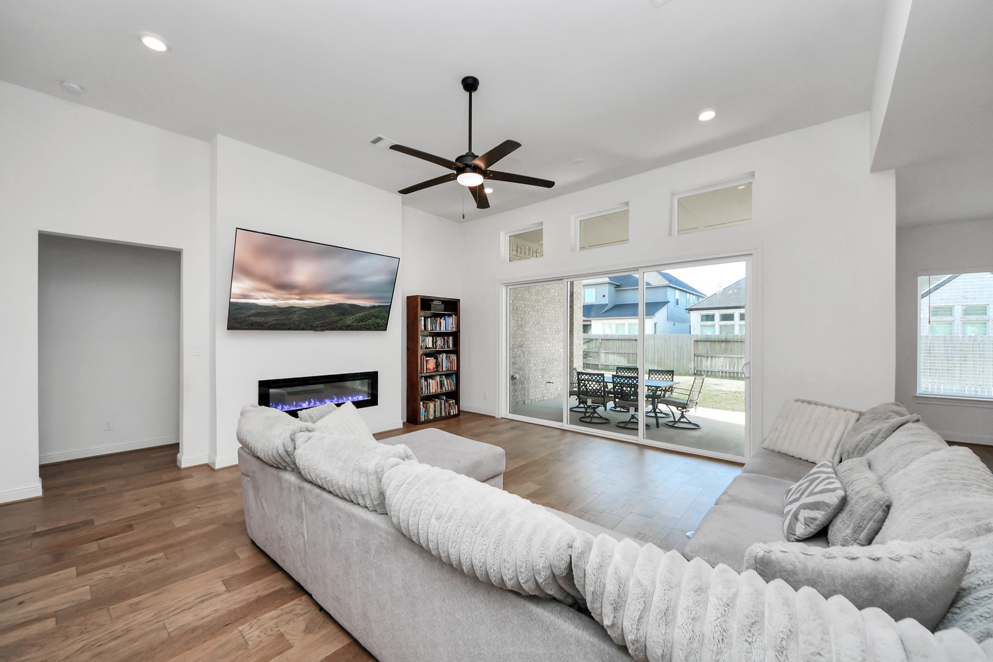 11914 Parsifal Creek Road Humble, TX 77346 - Photo 7 of 37 Living Area