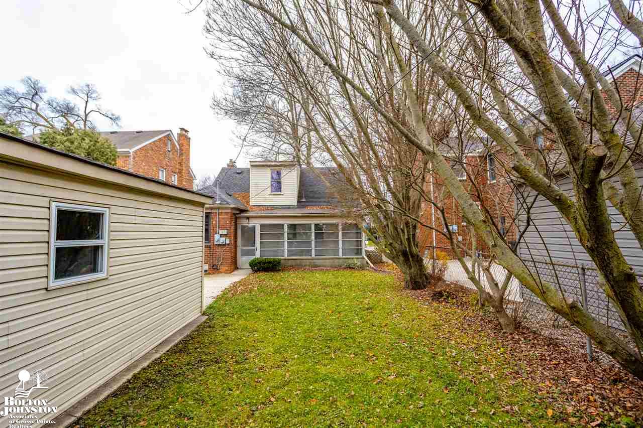 420 Cloverly Road Grosse Pointe Farms, MI 48236 - Photo 4 of 39