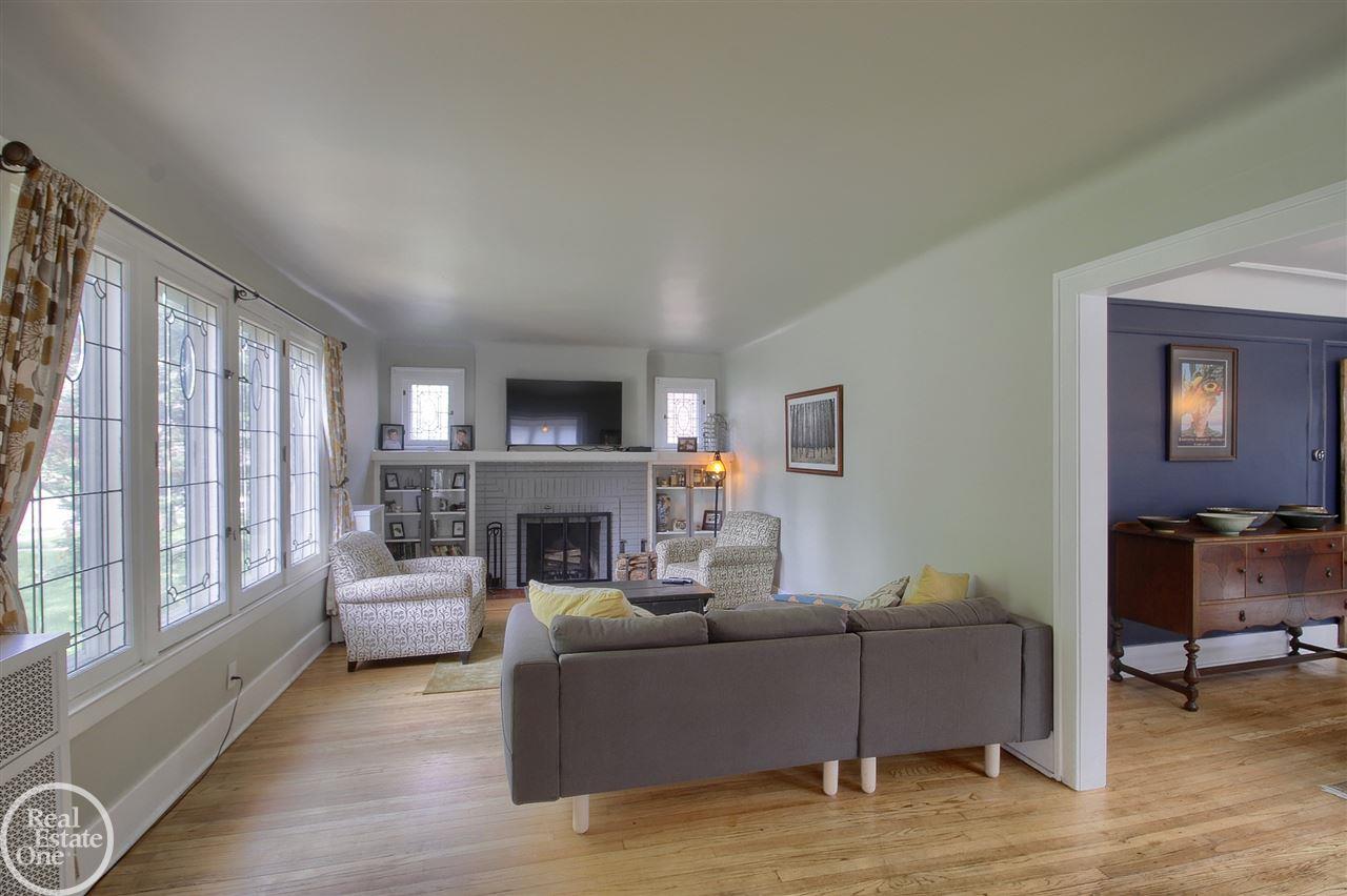 874 Barrington Road Grosse Pointe, MI 48230 - Photo 12 of 30 31378785-11.JPG