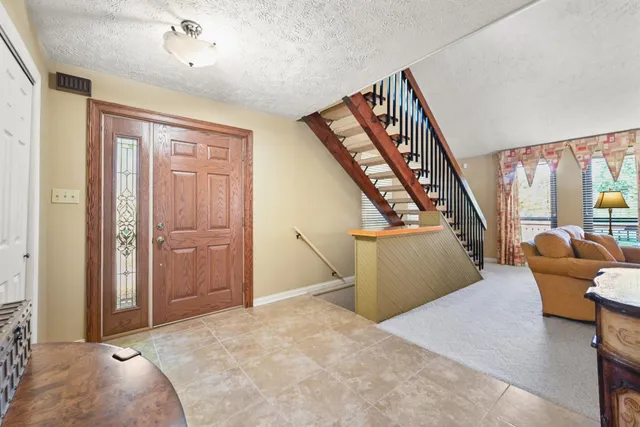 $379,900 | 19358 Par Drive, Lawrenceburg, IN 47025