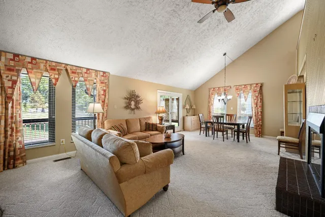 $379,900 | 19358 Par Drive, Lawrenceburg, IN 47025