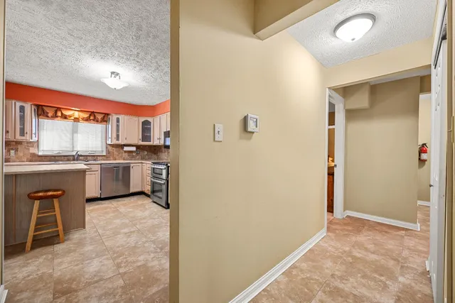 $379,900 | 19358 Par Drive, Lawrenceburg, IN 47025