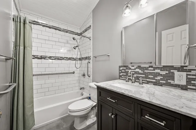 $379,900 | 19358 Par Drive, Lawrenceburg, IN 47025