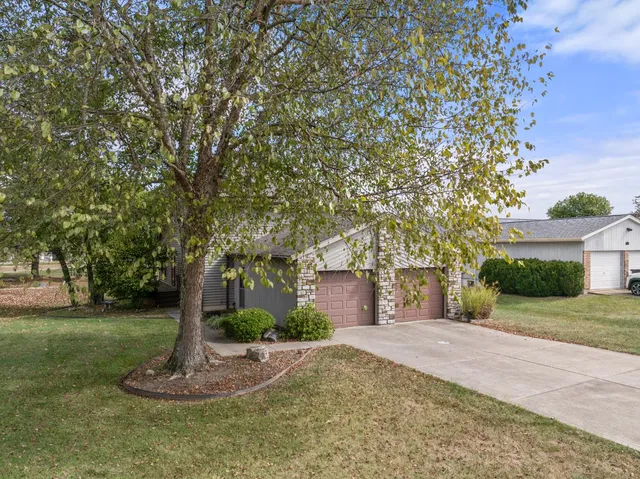 $379,900 | 19358 Par Drive, Lawrenceburg, IN 47025