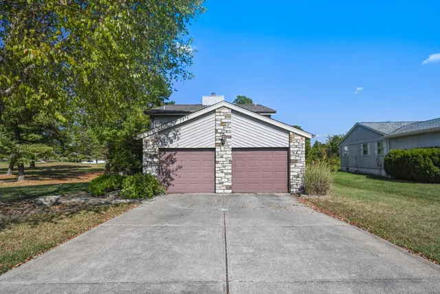 $379,900 | 19358 Par Drive, Lawrenceburg, IN 47025