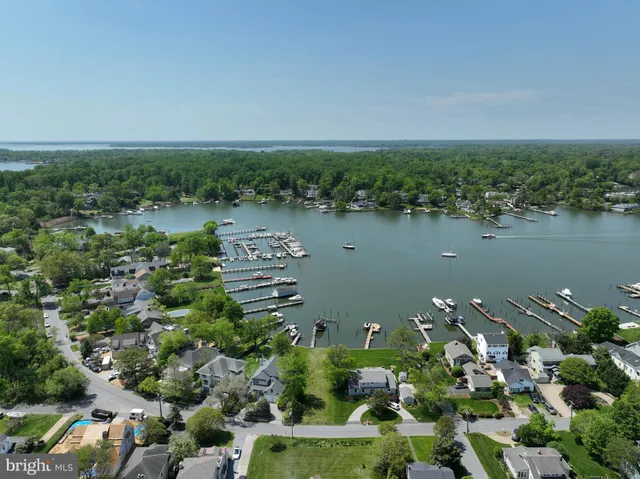 $1,999,900 | 48 East Lake Drive, Annapolis, MD 21403