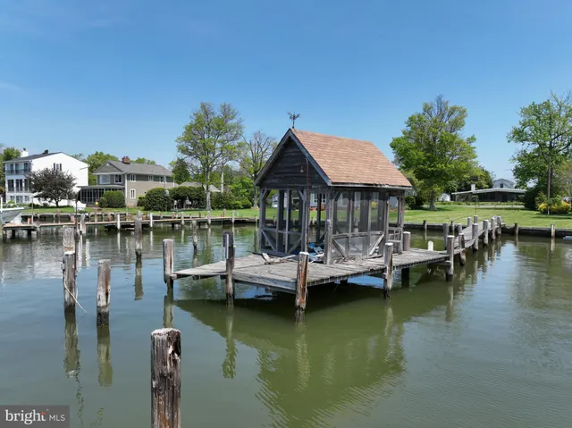 $1,999,900 | 48 East Lake Drive, Annapolis, MD 21403