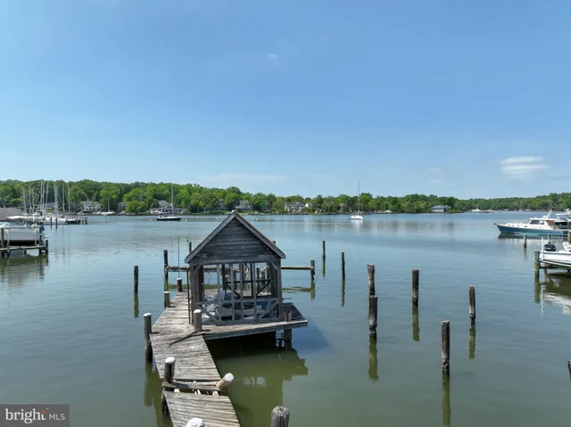 $1,999,900 | 48 East Lake Drive, Annapolis, MD 21403