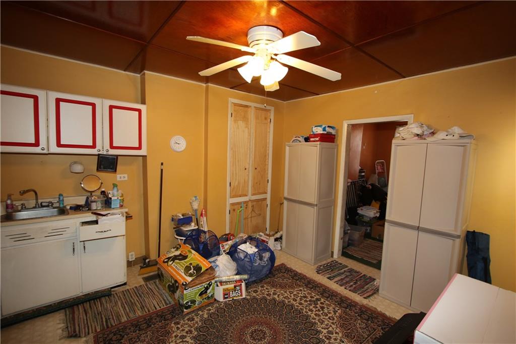 200 McKeesport Road Elizabeth, PA 15037 - Photo 13 of 25 Left Duplex 12x12 Eat-in Kitchen