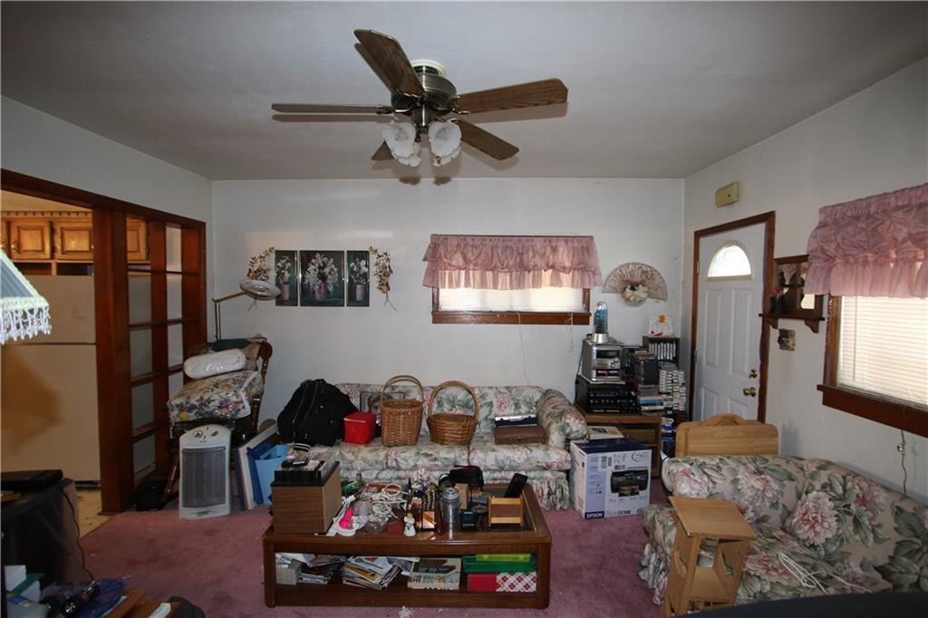 200 McKeesport Road Elizabeth, PA 15037 - Photo 21 of 25 Spacious 15x13 Living Room in Separate House