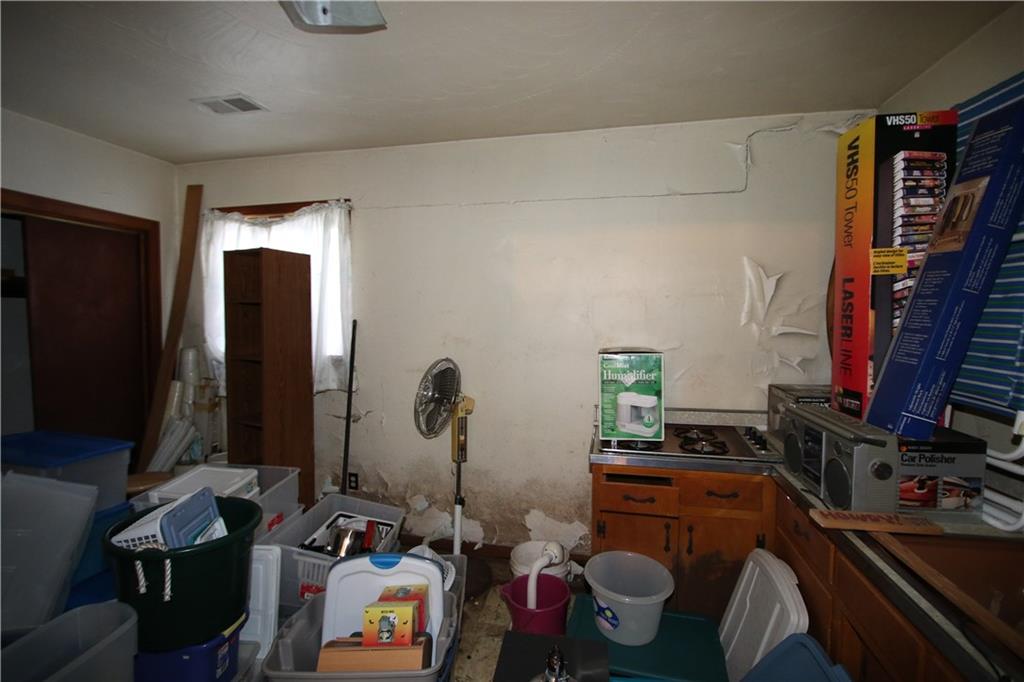 200 McKeesport Road Elizabeth, PA 15037 - Photo 22 of 25 Large 14x10 Bedroom in House