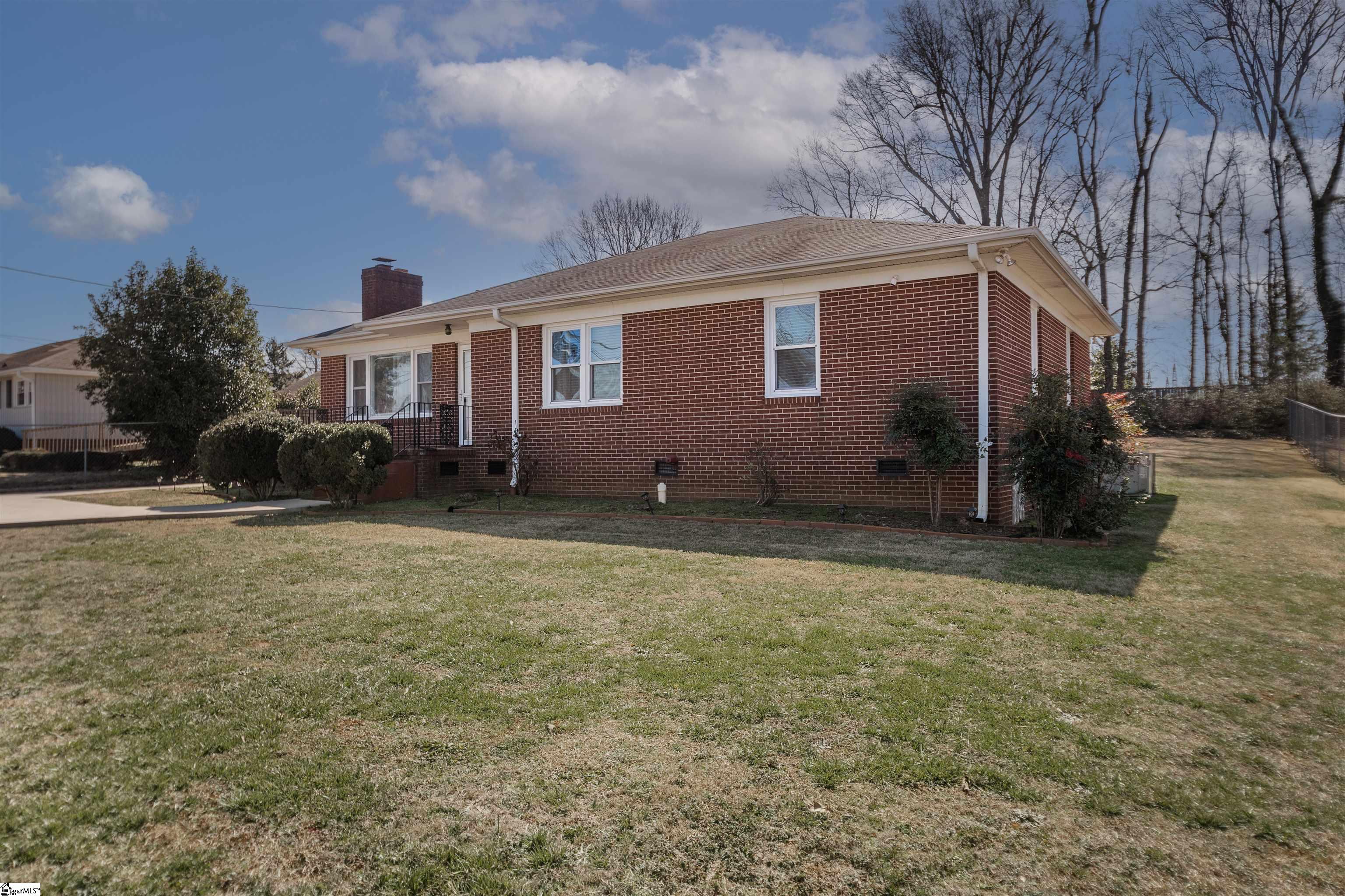 15 Cole Road Greenville, SC 29611 - Photo 25 of 32