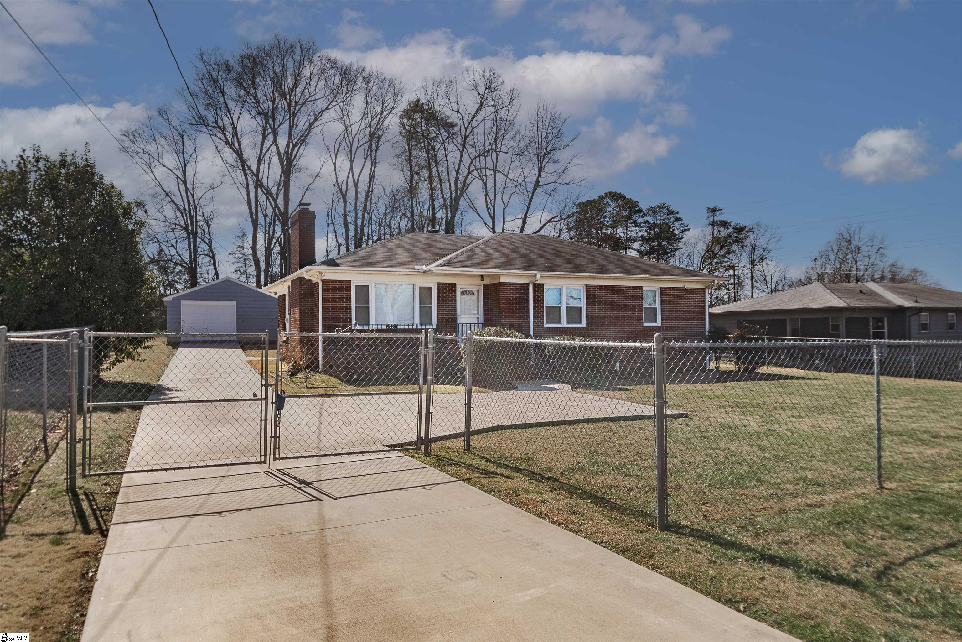 15 Cole Road Greenville, SC 29611 - Photo 26 of 32
