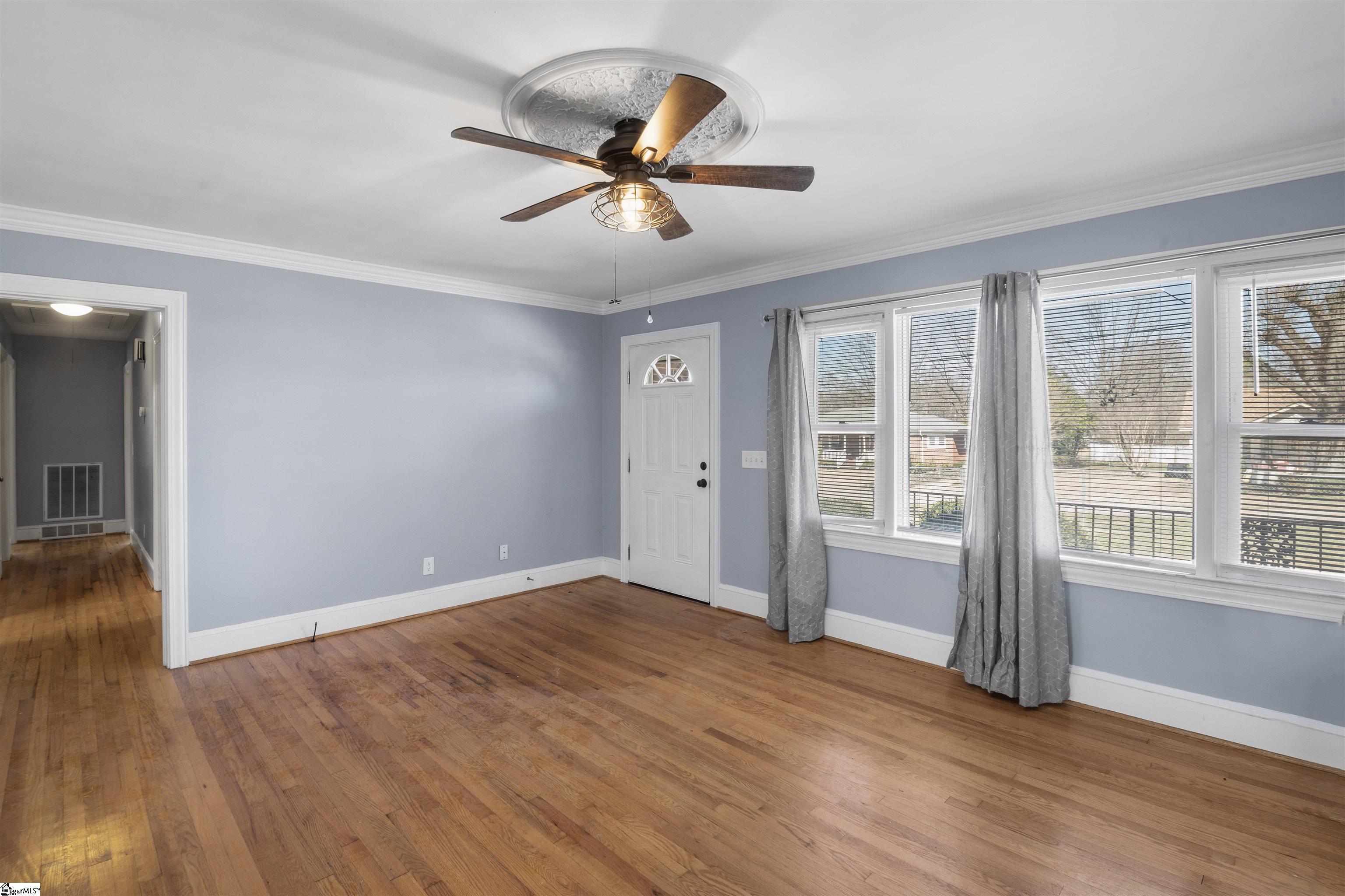15 Cole Road Greenville, SC 29611 - Photo 3 of 32