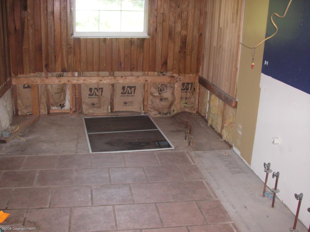 100 Krispen Road Wyoming, PA 18644 - Photo 5 of 11 main bath