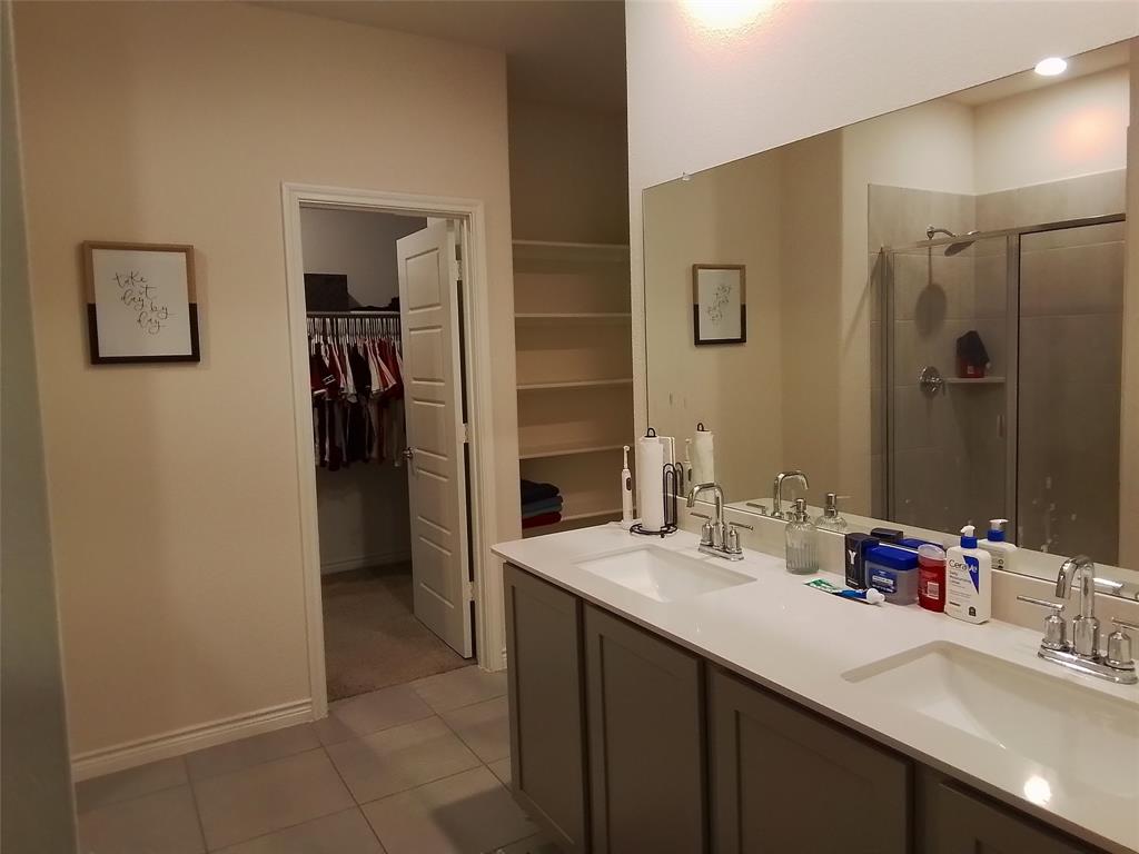 9712 Quail Pointe Road Aubrey, TX 76227 - Photo 10 of 22 Primary bath