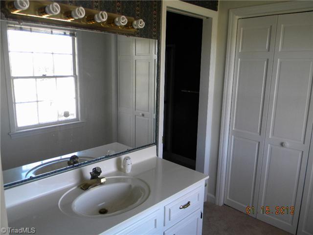 622 Dublin Road Asheboro, NC 27203 - Photo 3 of 12 Other Bath.