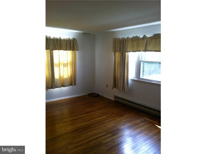 46 Walnut Street Reading, PA 19606 - Photo 12 of 19 Living Room