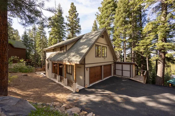 $995,000 | 10868 Laurelwood Drive, Truckee, CA 96161