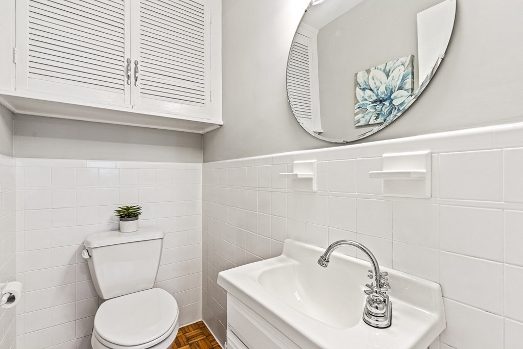 72 Stratford Road Melrose, MA 02176 - Photo 11 of 41