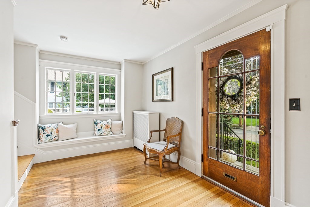 72 Stratford Road Melrose, MA 02176 - Photo 2 of 41