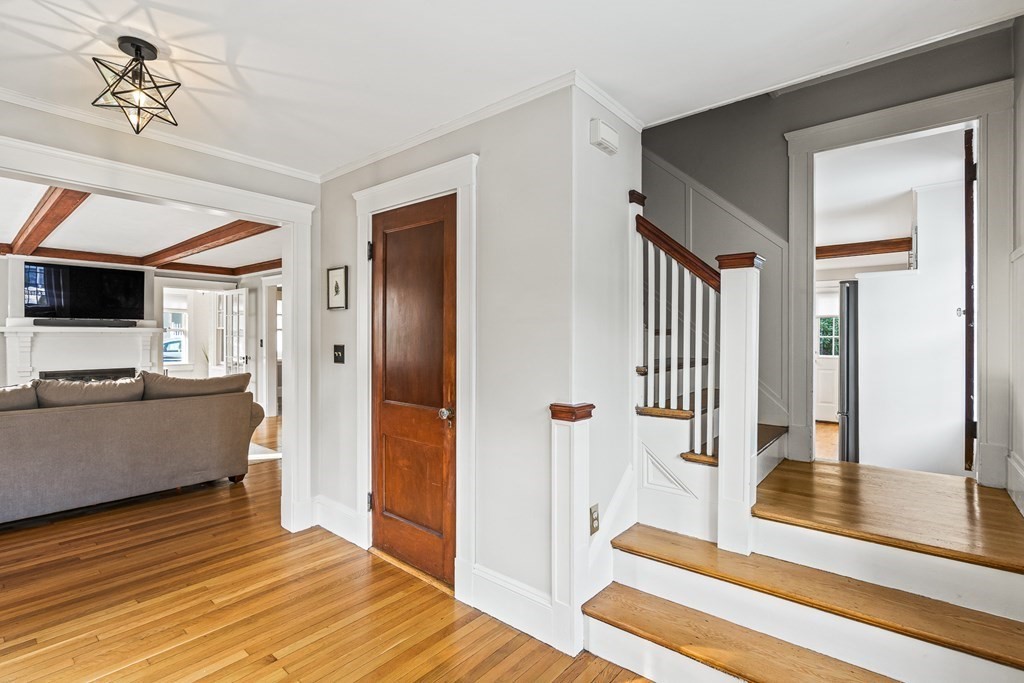 72 Stratford Road Melrose, MA 02176 - Photo 3 of 41
