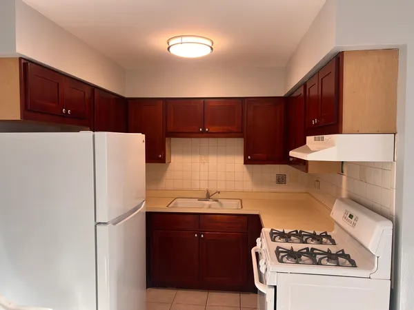 $155,000 | 1303 Baldwin Court, Unit B3, Palatine, IL 60074