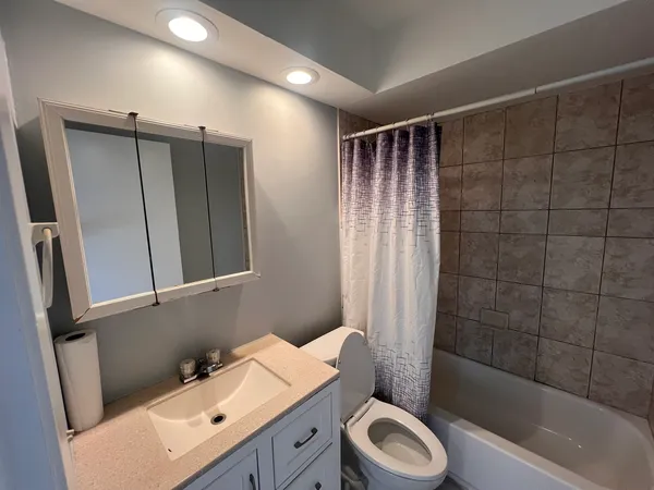 $155,000 | 1303 Baldwin Court, Unit B3, Palatine, IL 60074