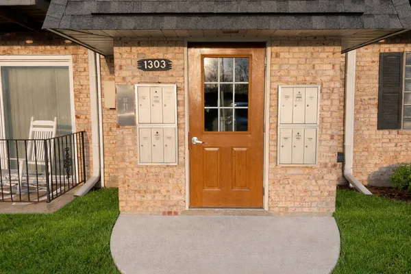 $155,000 | 1303 Baldwin Court, Unit B3, Palatine, IL 60074