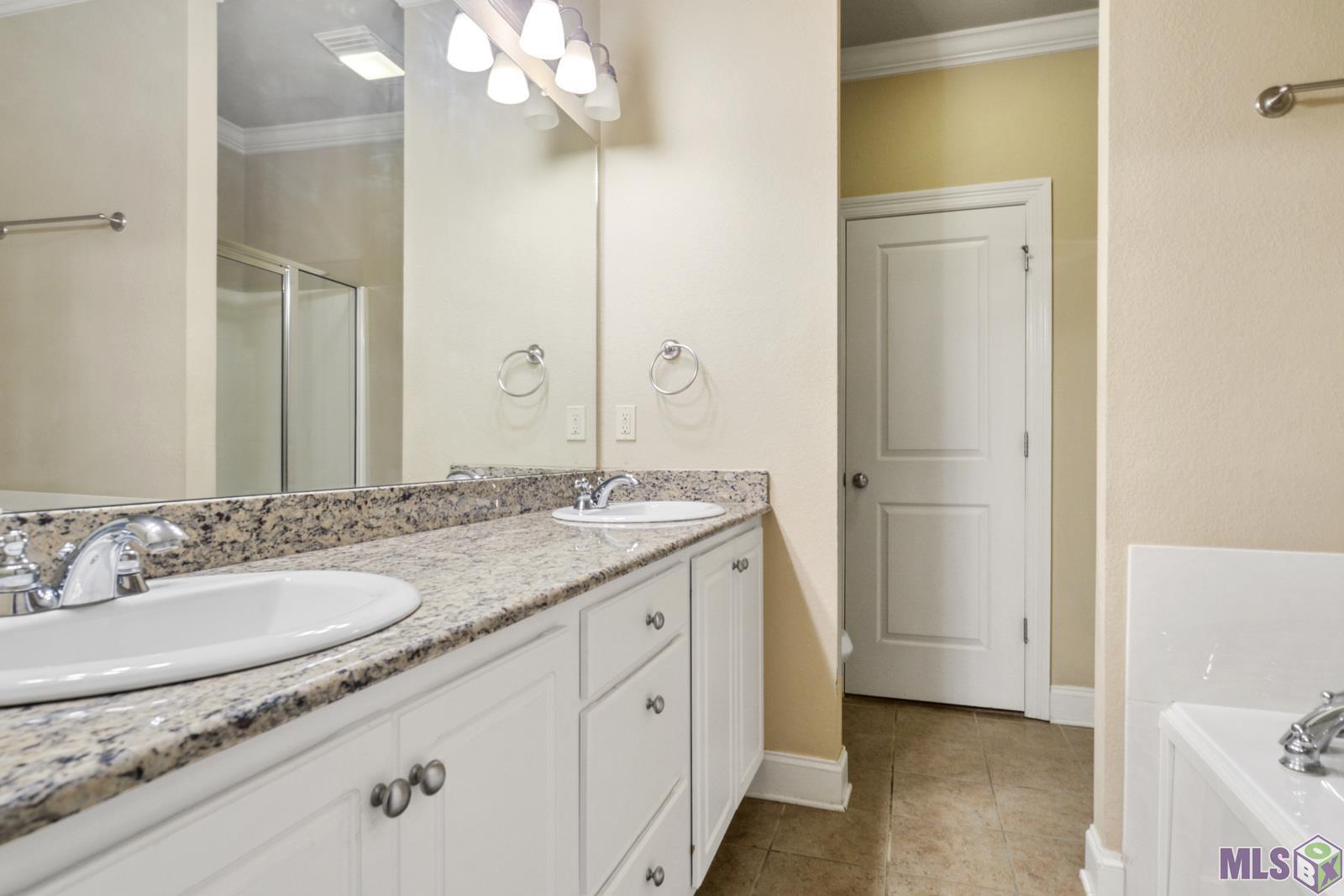 4848 Windsor Village Drive, Unit 19 Baton Rouge, LA 70817 - Photo 8 of 13