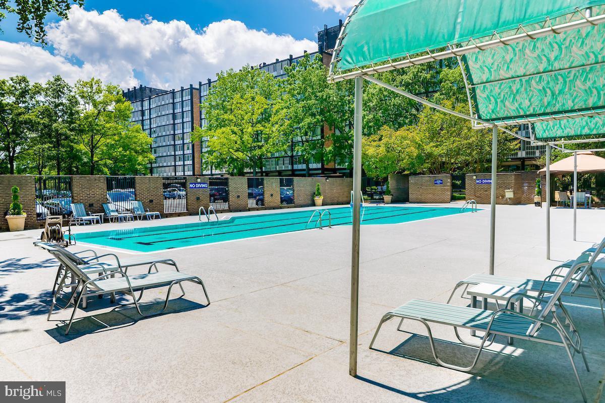 1311 Delaware Avenue Southwest, Unit S732 Washington, DC 20024 - Photo 52 of 81 River Park Pool Area