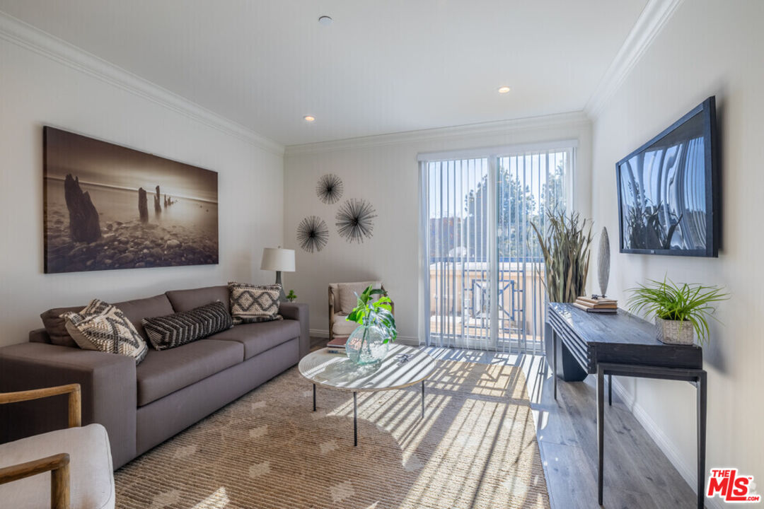 10132 Commerce Avenue Tujunga, CA 91042 - Photo 26 of 31