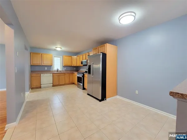 $2,950 | 154 Norwood Avenue, Unit 2, Lodi, NJ 07644
