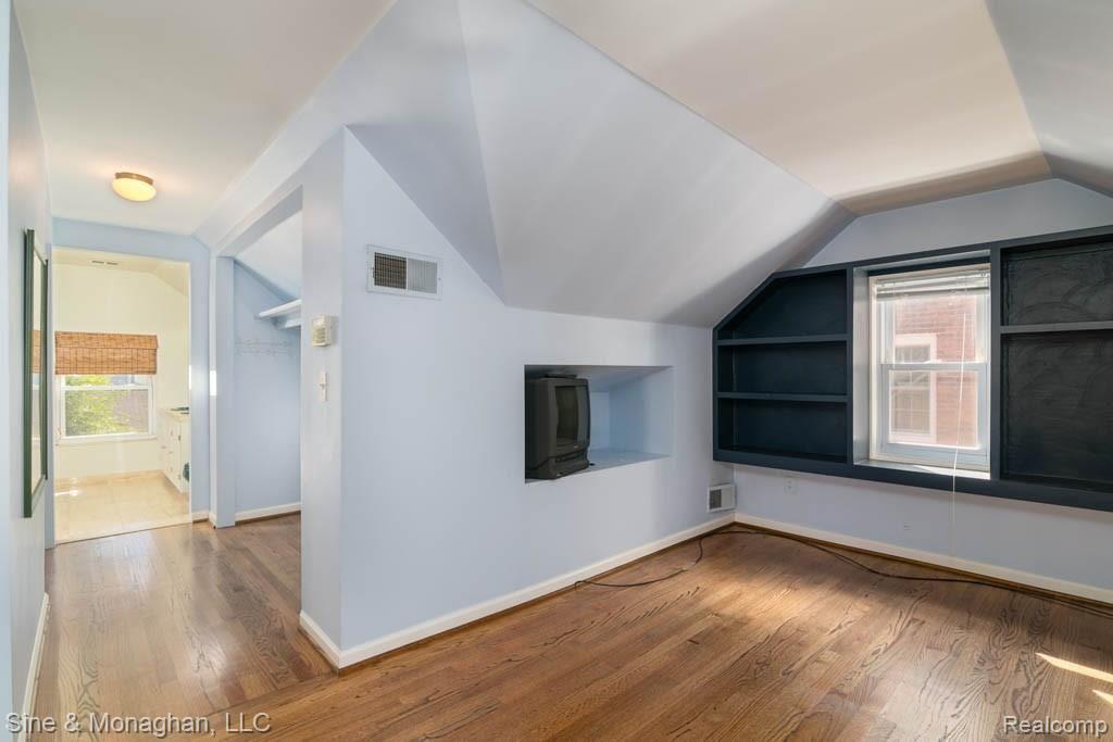 459 Touraine Road Grosse Pointe Farms, MI 48236 - Photo 18 of 28