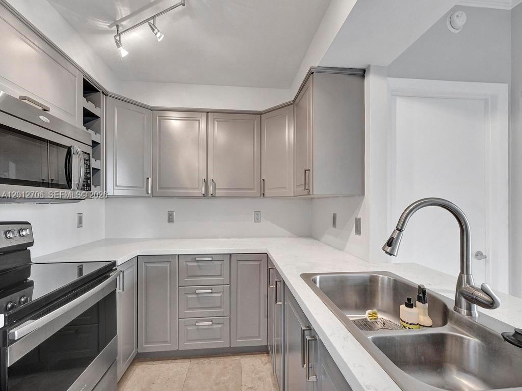 2475 Brickell Avenue, Unit 804 Miami, FL 33129 - Photo 13 of 58