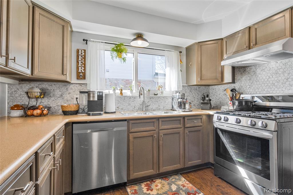 7264 Iron Gate Road Canton, MI 48187 - Photo 11 of 33 Gallery Image 11