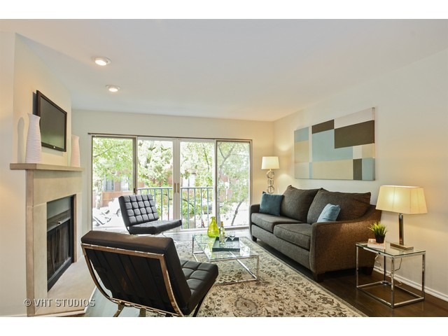 641 West Willow Street, Unit 140 Chicago, IL 60614 - Photo 2 of 25