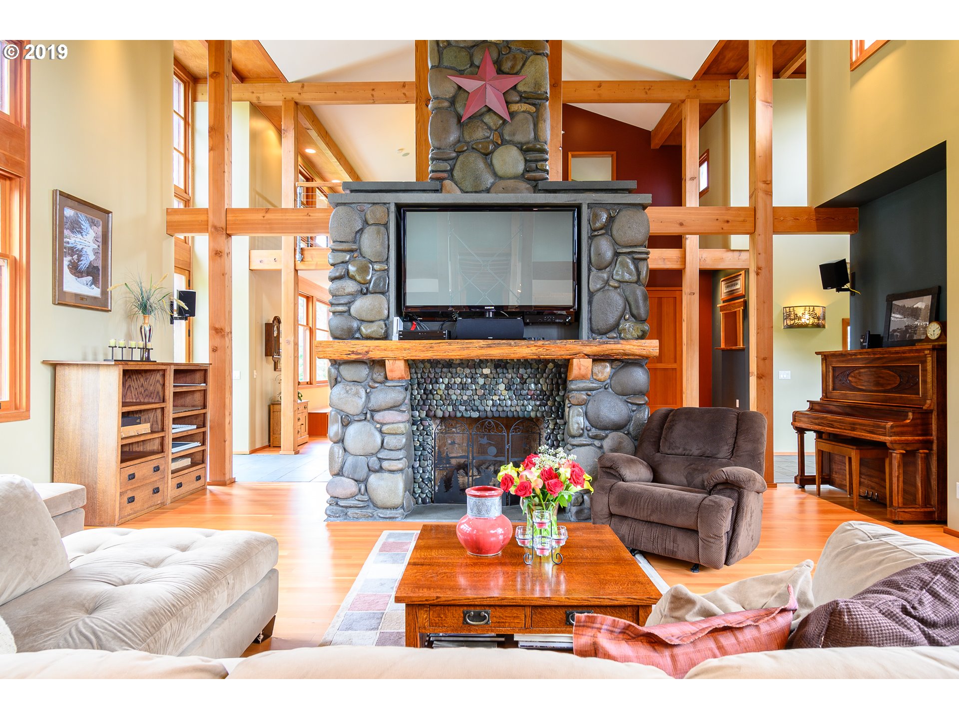 31530 Coburg Bottom Loop Road Eugene, OR 97408 - Photo 5 of 32 Gallery Image 5