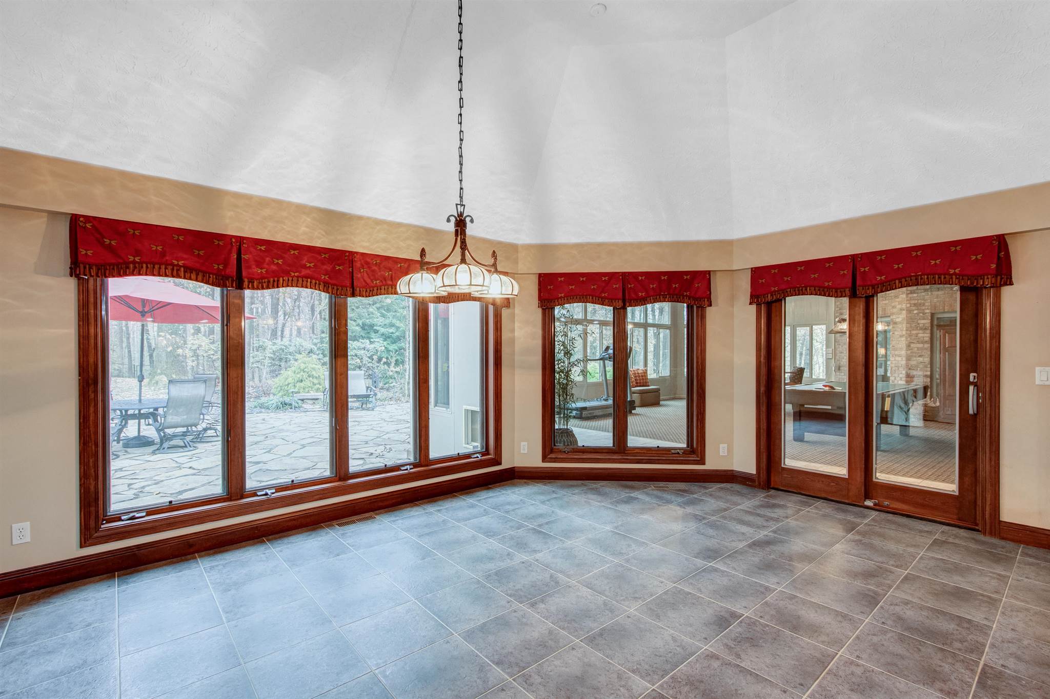 1831 Schenk Road Evansville, IN 47720 - Photo 13 of 36 Gallery Image 13