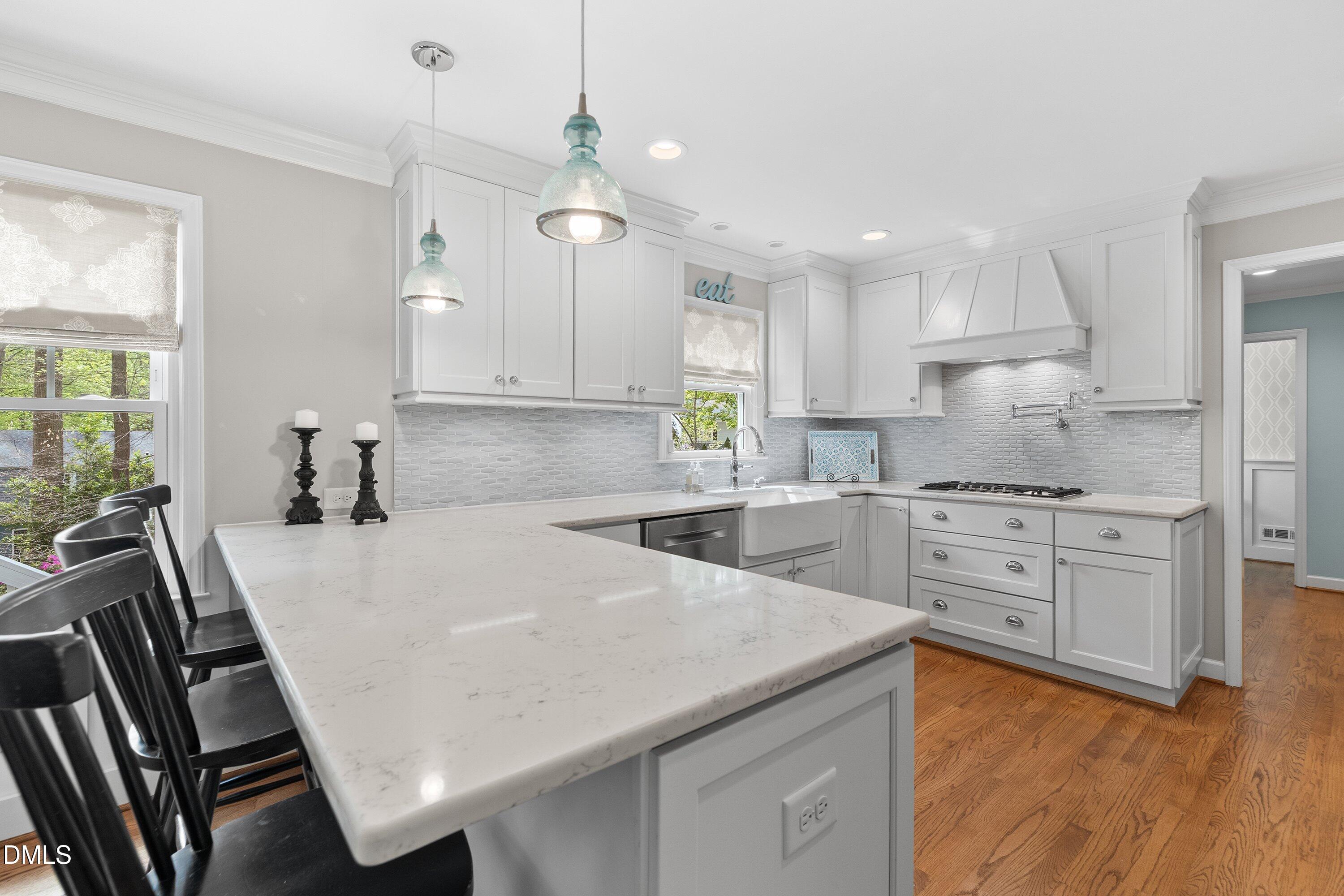 2103 Oakcrest Court Raleigh, NC 27612 - Photo 10 of 75 29-2103 Oakcrest _7960