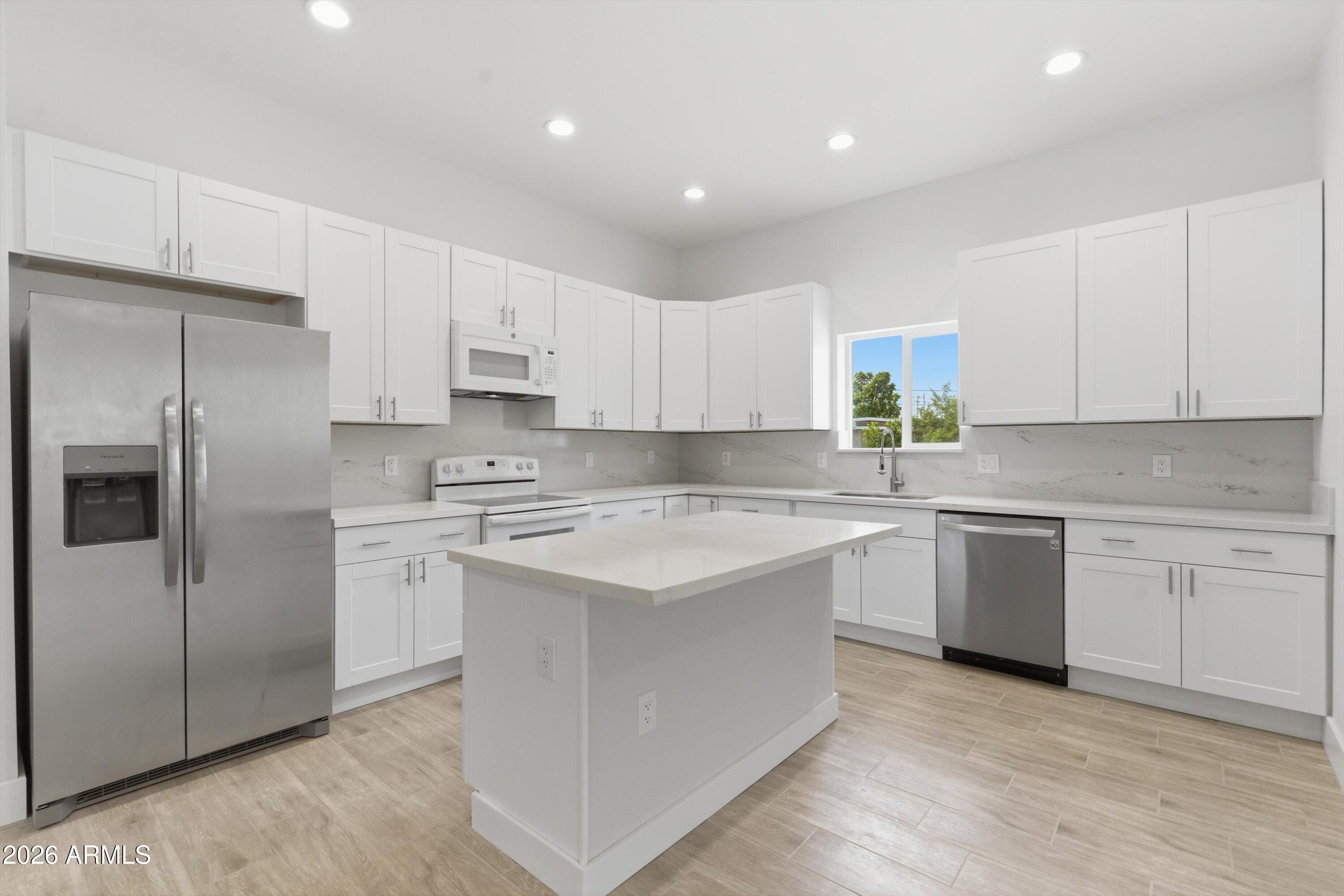 2709 East Phelps Road Phoenix, AZ 85032 - Photo 10 of 36