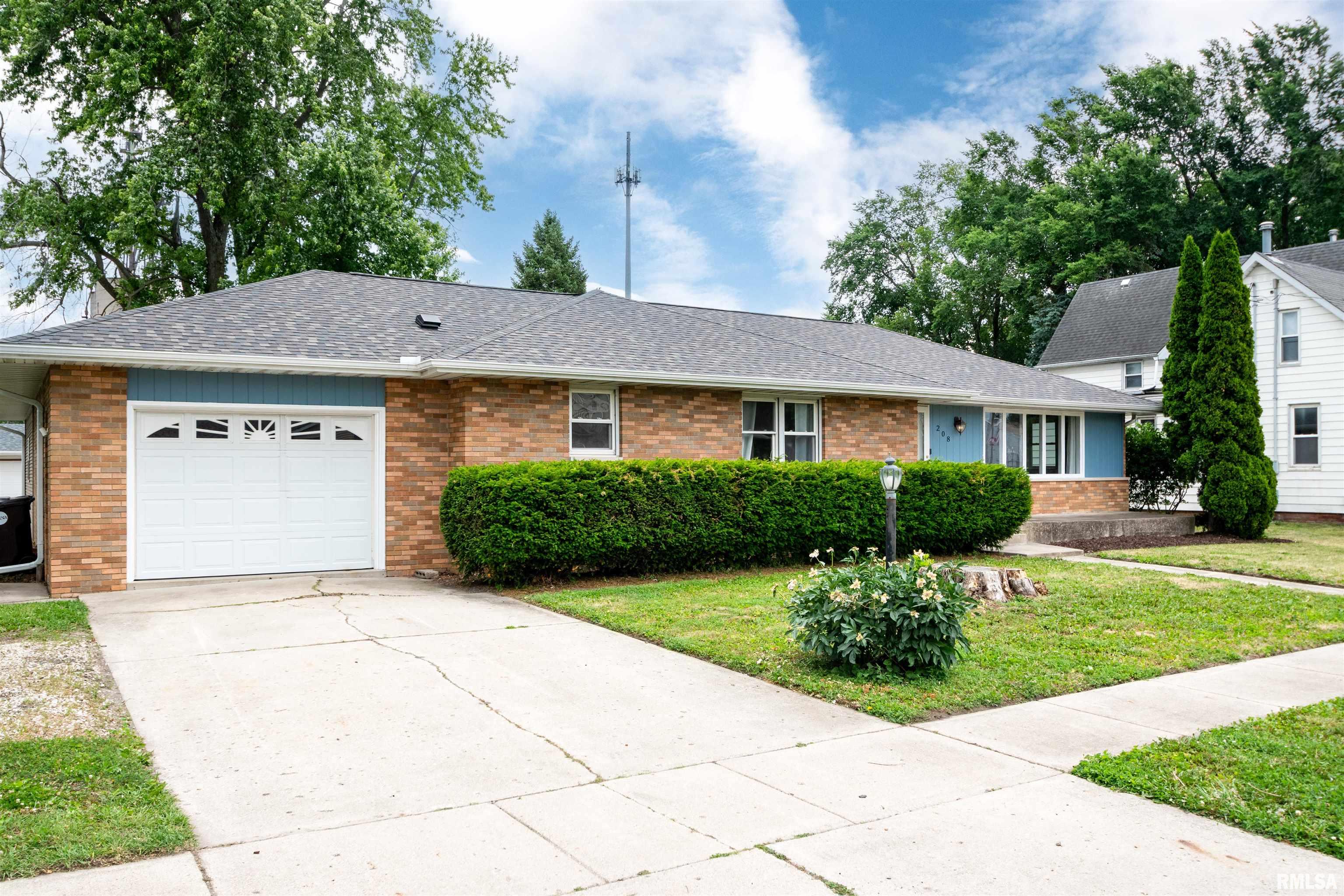 208 North Niles Street Metamora, IL 61548 - Photo 2 of 39