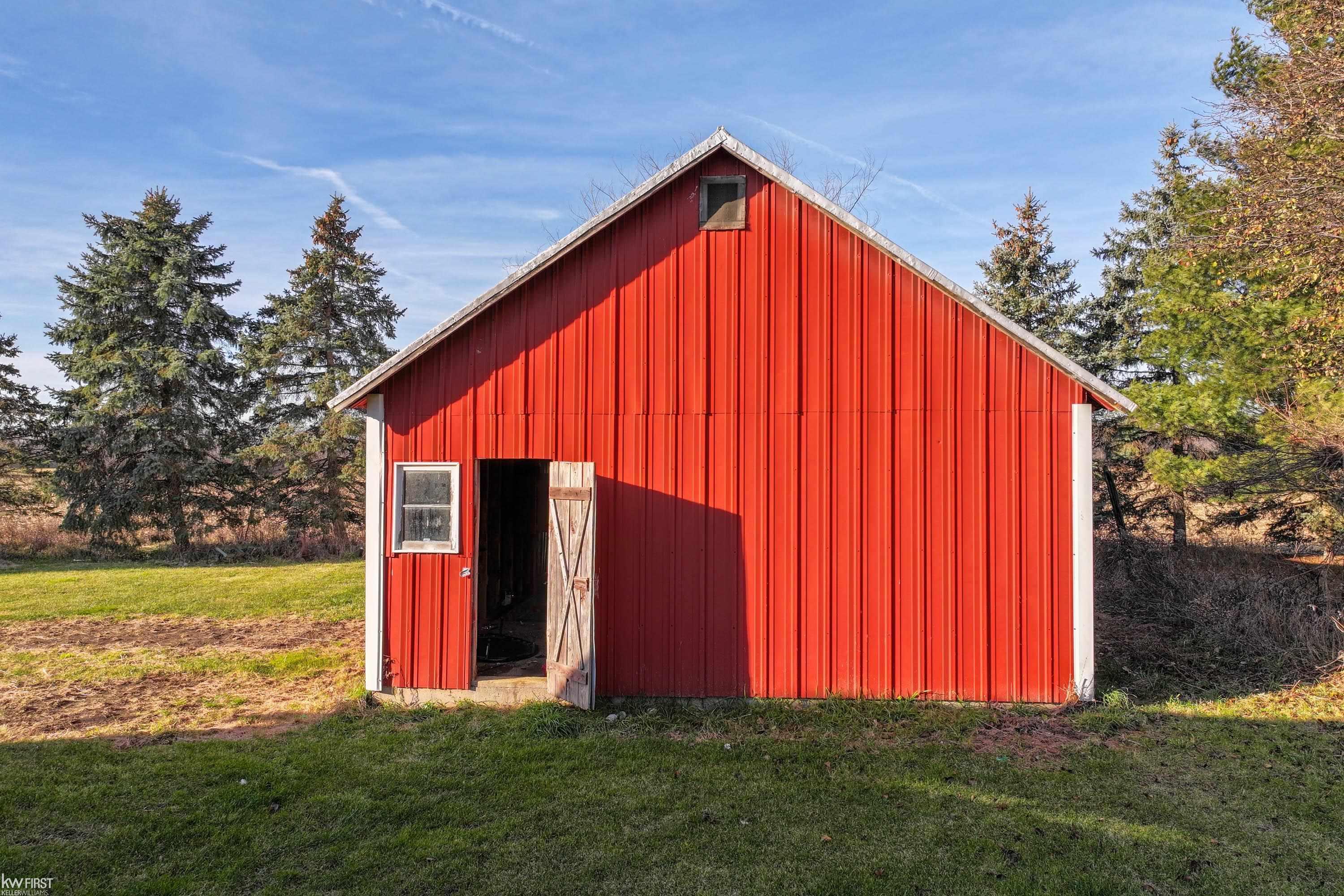 253 North Smith Road Owosso, MI 48867 - Photo 17 of 57