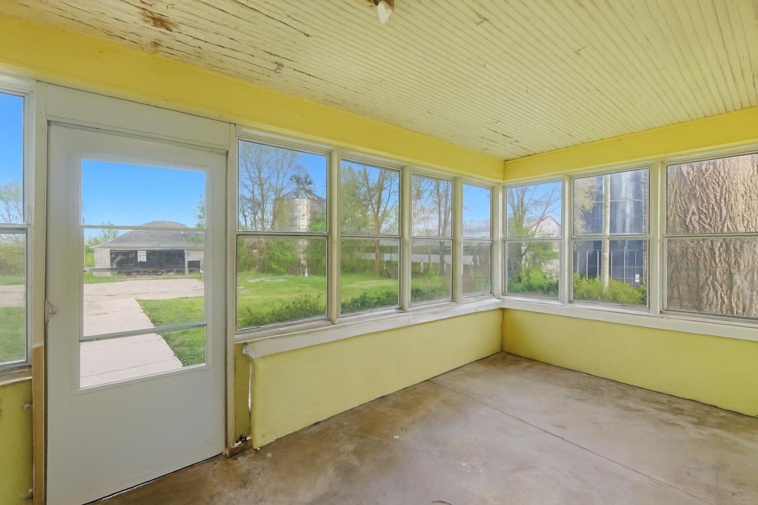 W6649 East Hubbleton Road Watertown, WI 53094 - Photo 5 of 45