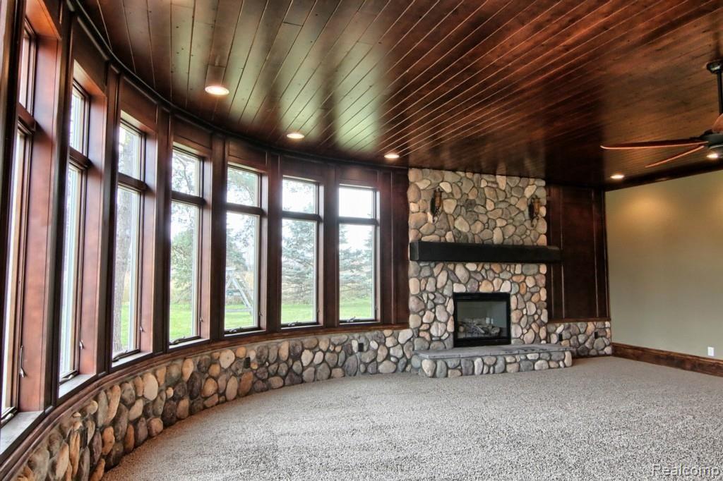 22200 30 Mile Road Ray, MI 48096 - Photo 11 of 31 Family_Room.jpg