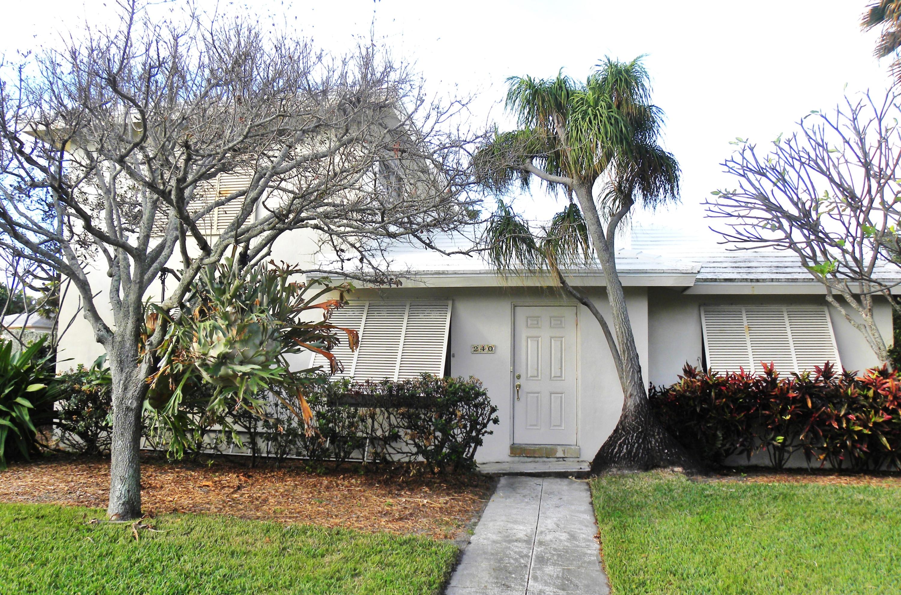 240 Colony Road Jupiter Inlet Colony, FL 33469 - Photo 3 of 20 Front Exterior