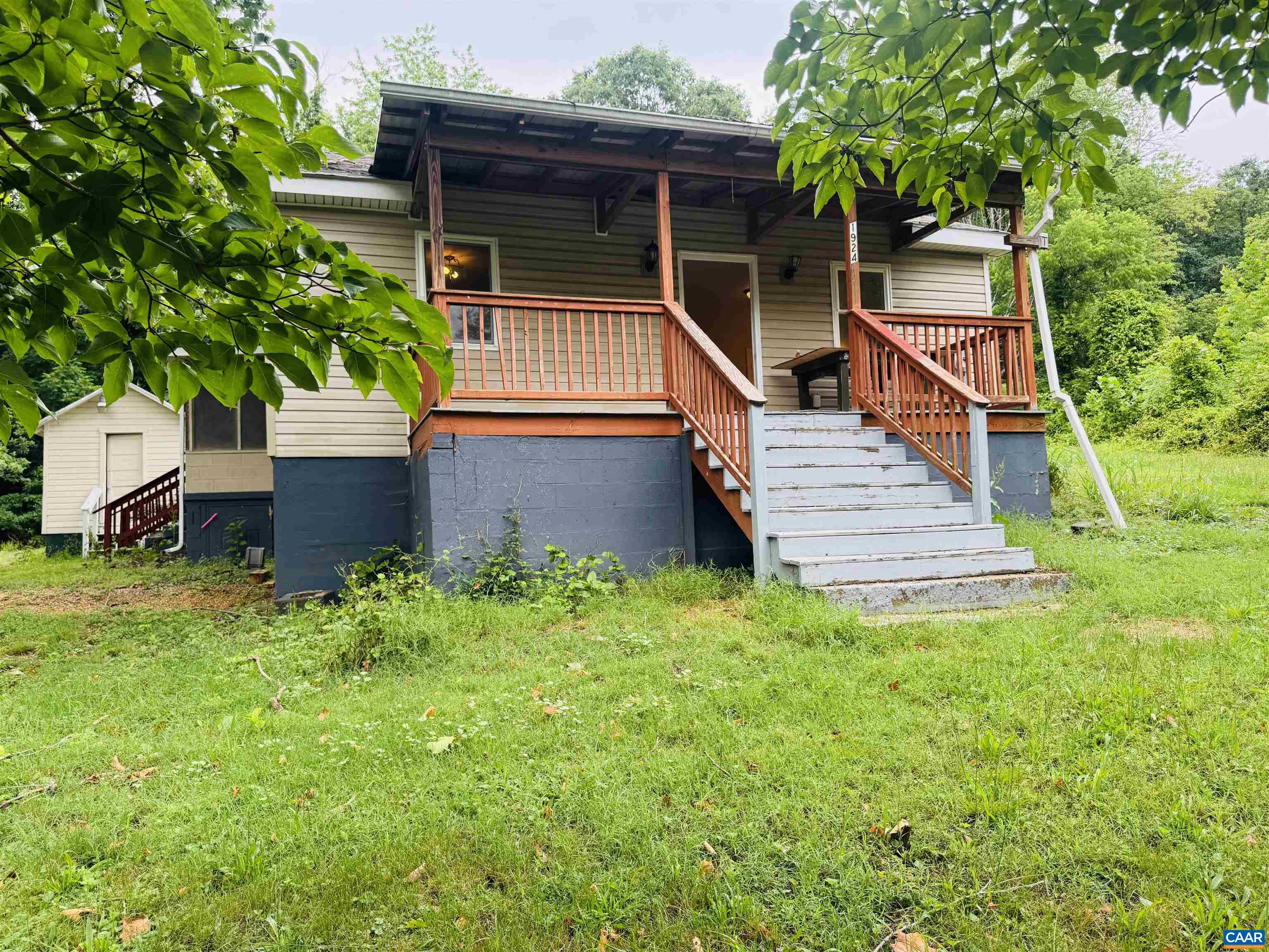 1924 East Main Street Waynesboro, VA 22980 - Photo 1 of 62
